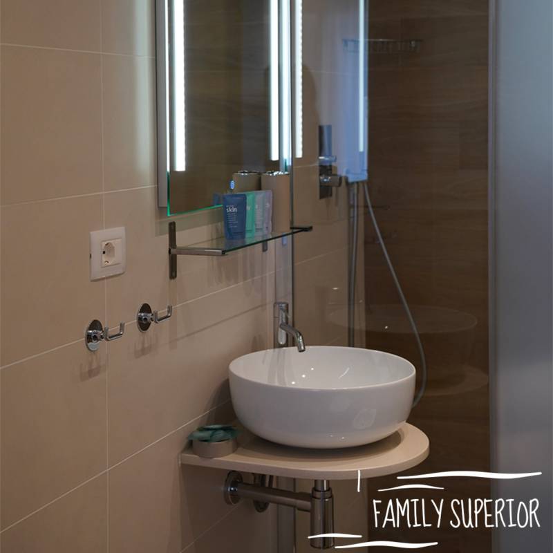 albergo-augusta-camogli-Family-Superior-Quadrata-CAMERA-1-01